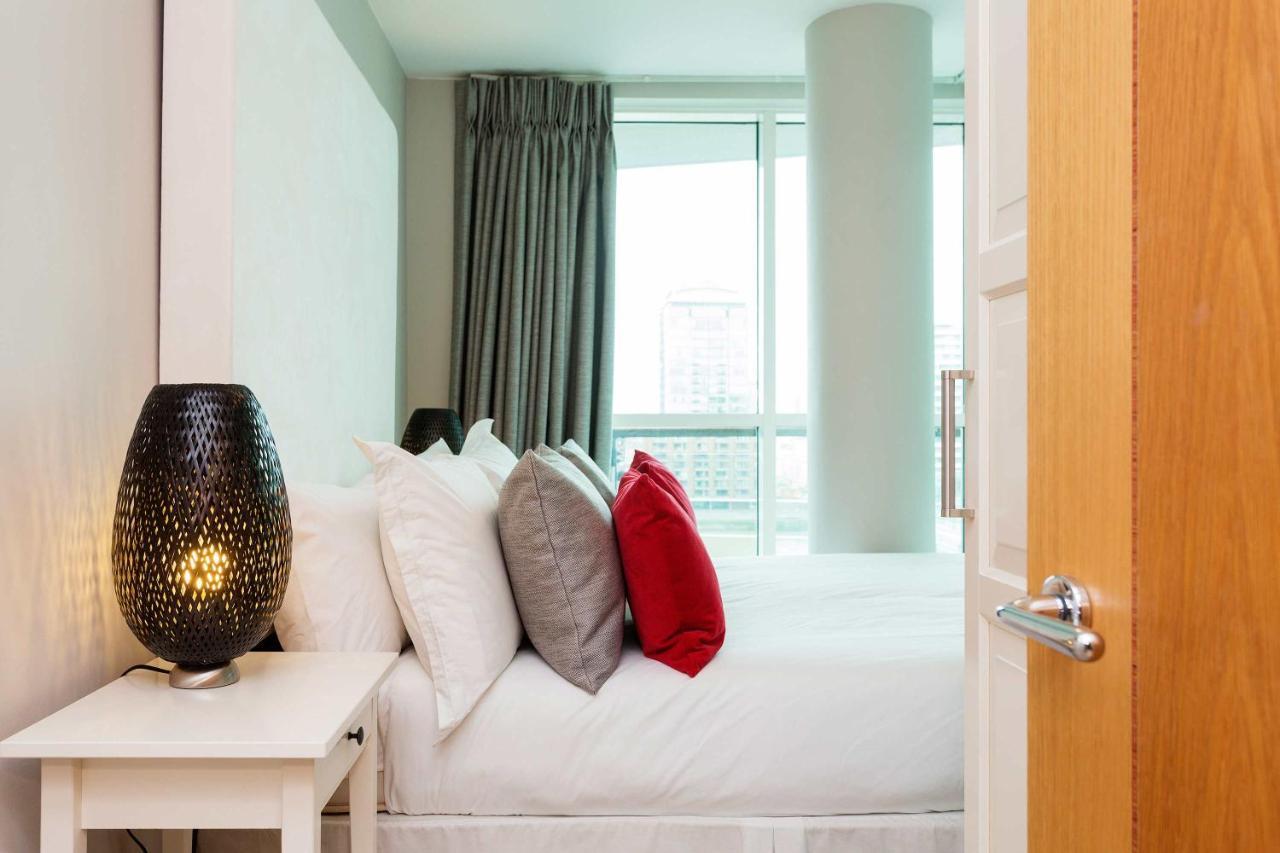 Veeve - River Views From Vauxhall London Bagian luar foto